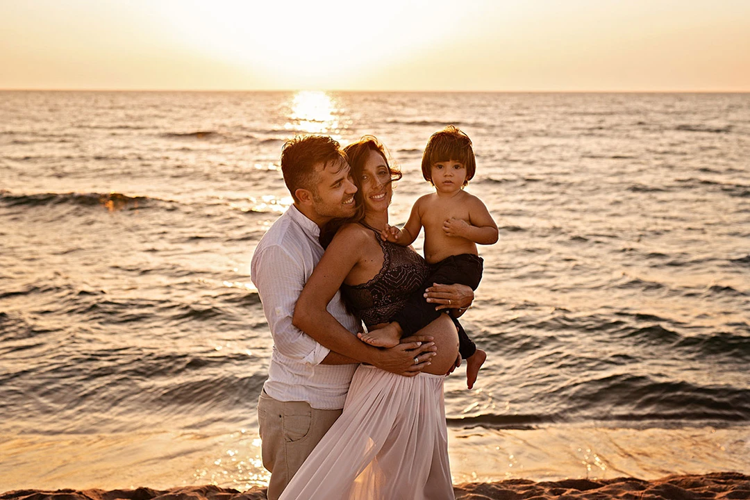 sessioni fotografiche di gravidanza al mare