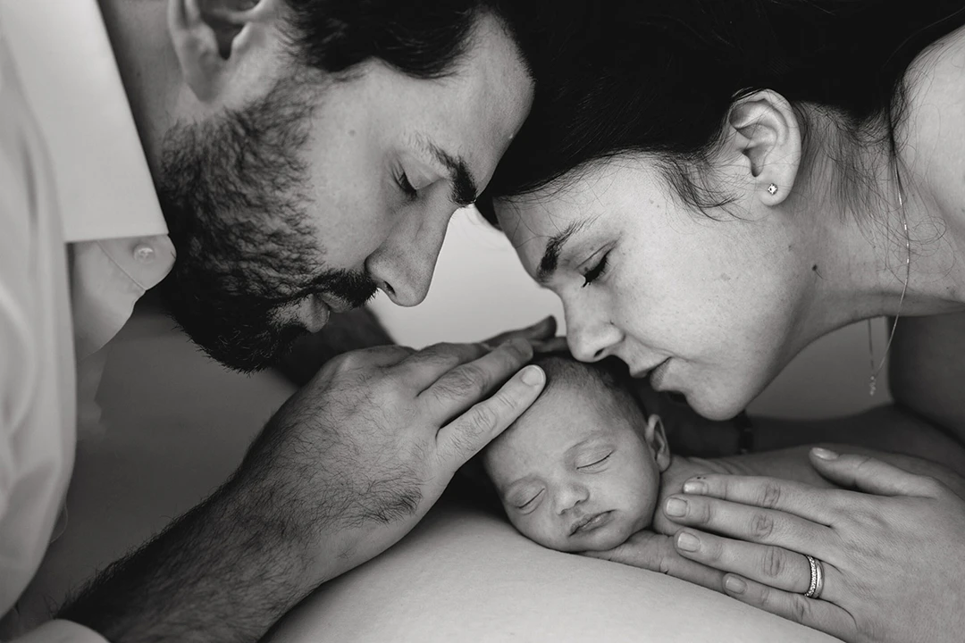 ricordi fotografici pose newborn genitori neonata isabella allamandri photography